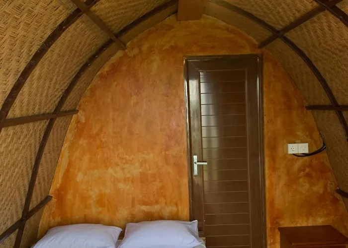 Parque de Campismo Giri Garden Sunset Glamping Gitgit