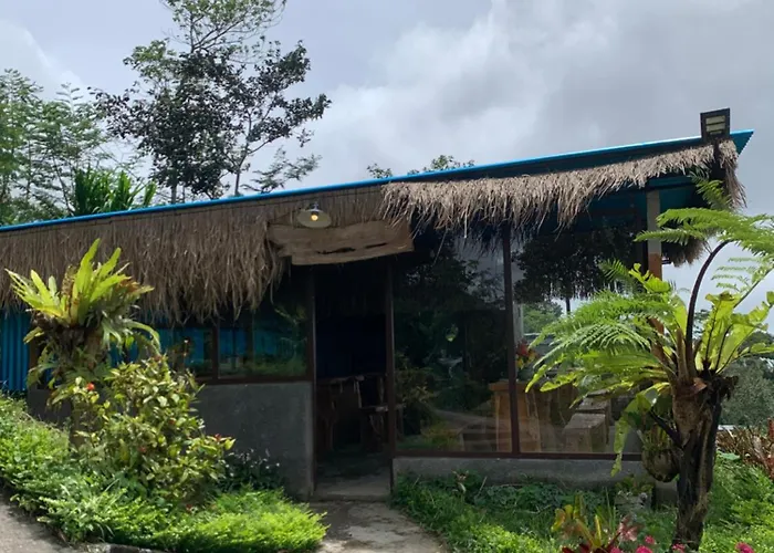 Parque de Campismo Giri Garden Sunset Glamping Gitgit