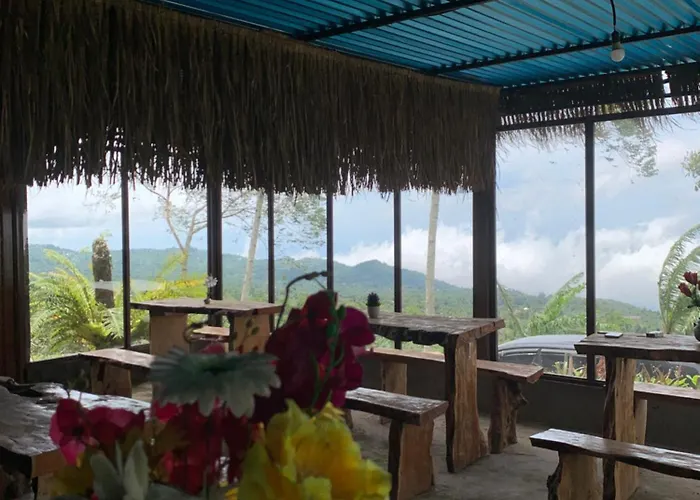 Giri Garden Sunset Glamping Campsite *